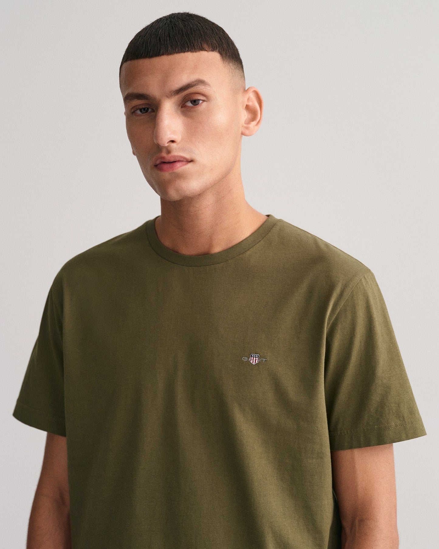 Men's Regular Fit Shield T-Shirt - JUNIPER GREEN