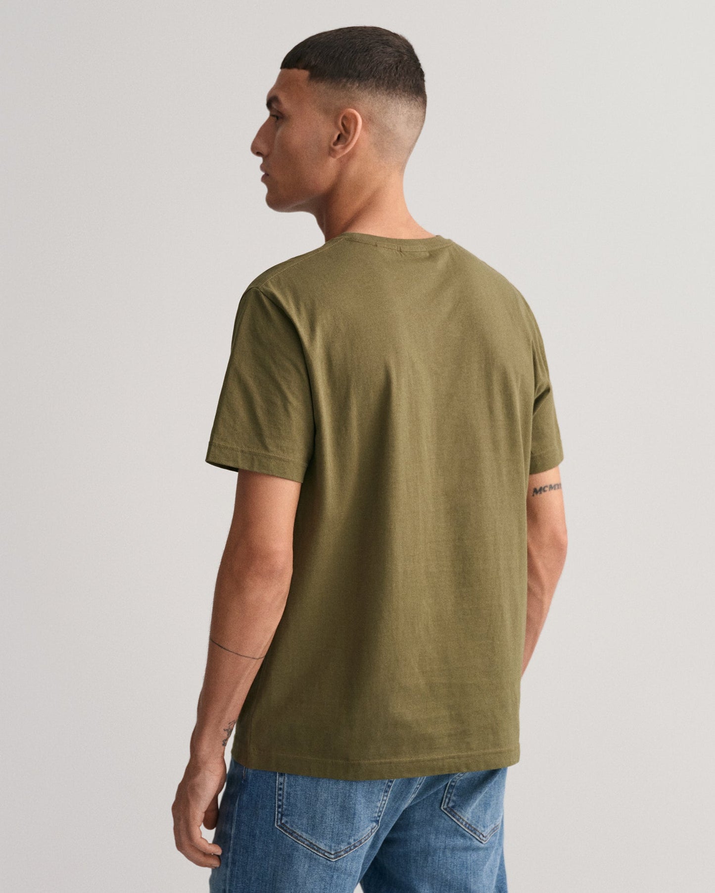 Men's Regular Fit Shield T-Shirt - JUNIPER GREEN