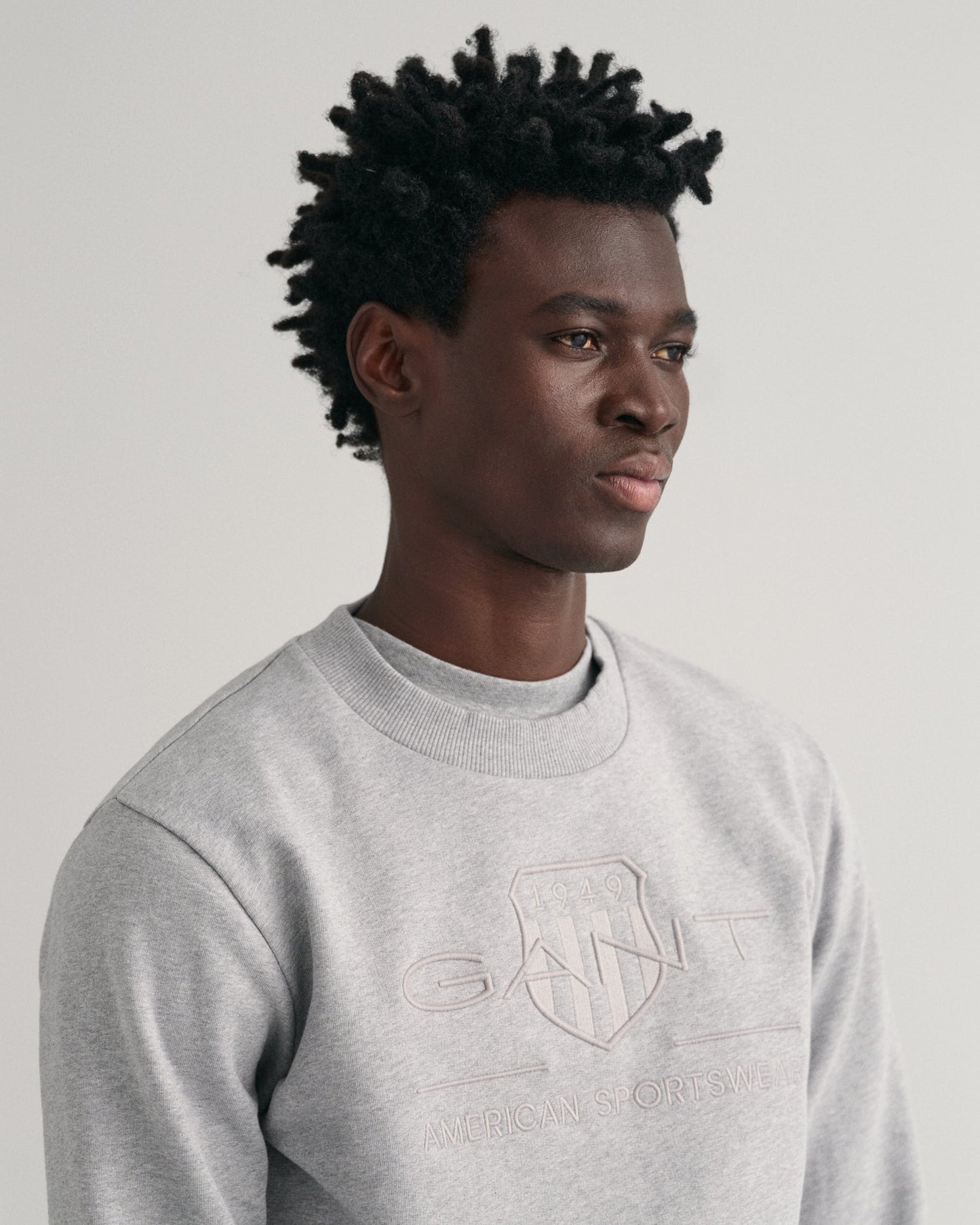 Men's Tonal Shield Crew Neck Sweatshirt - GREY MELANGE