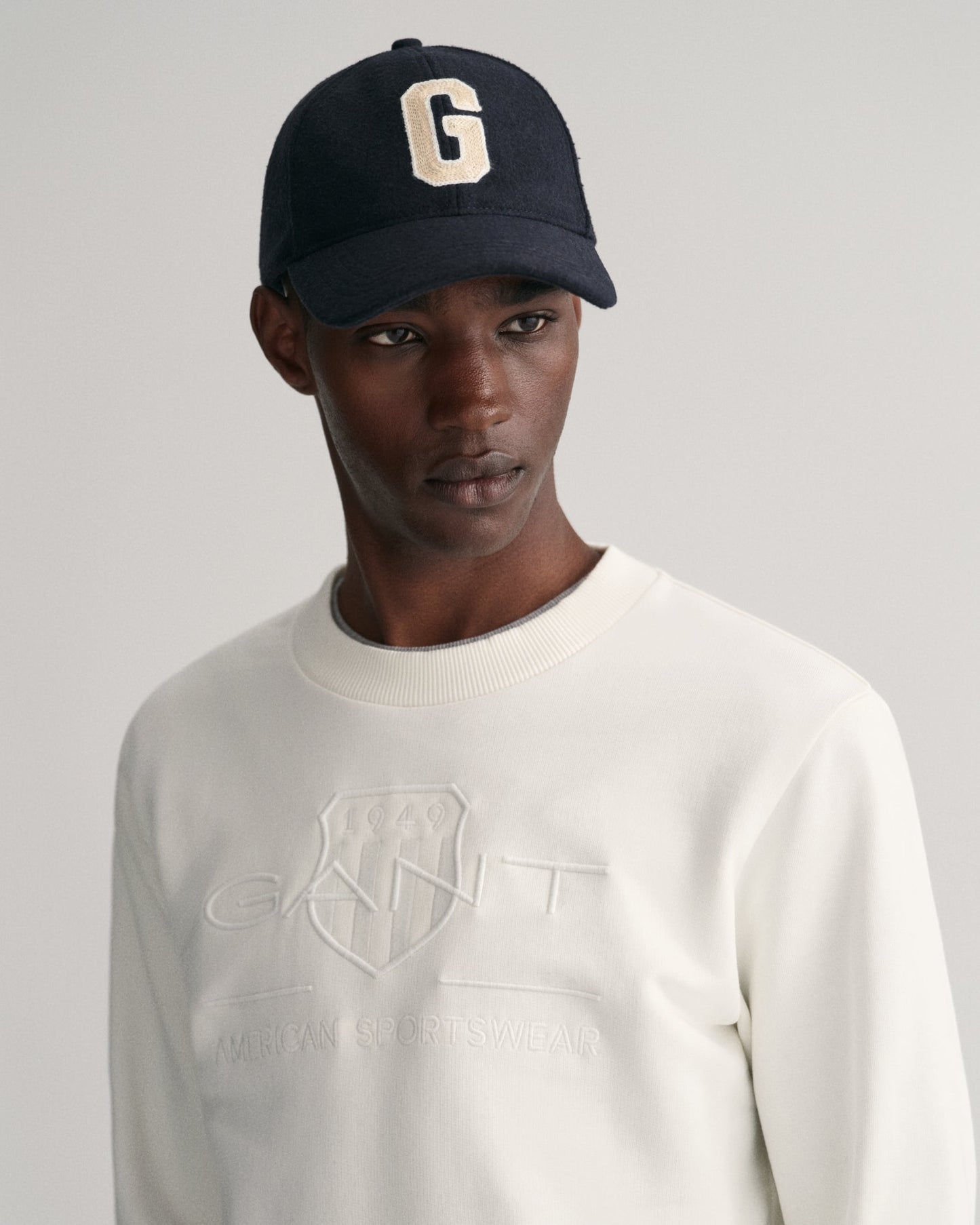 Men's Tonal Shield Crew Neck Sweatshirt - EGGSHELL