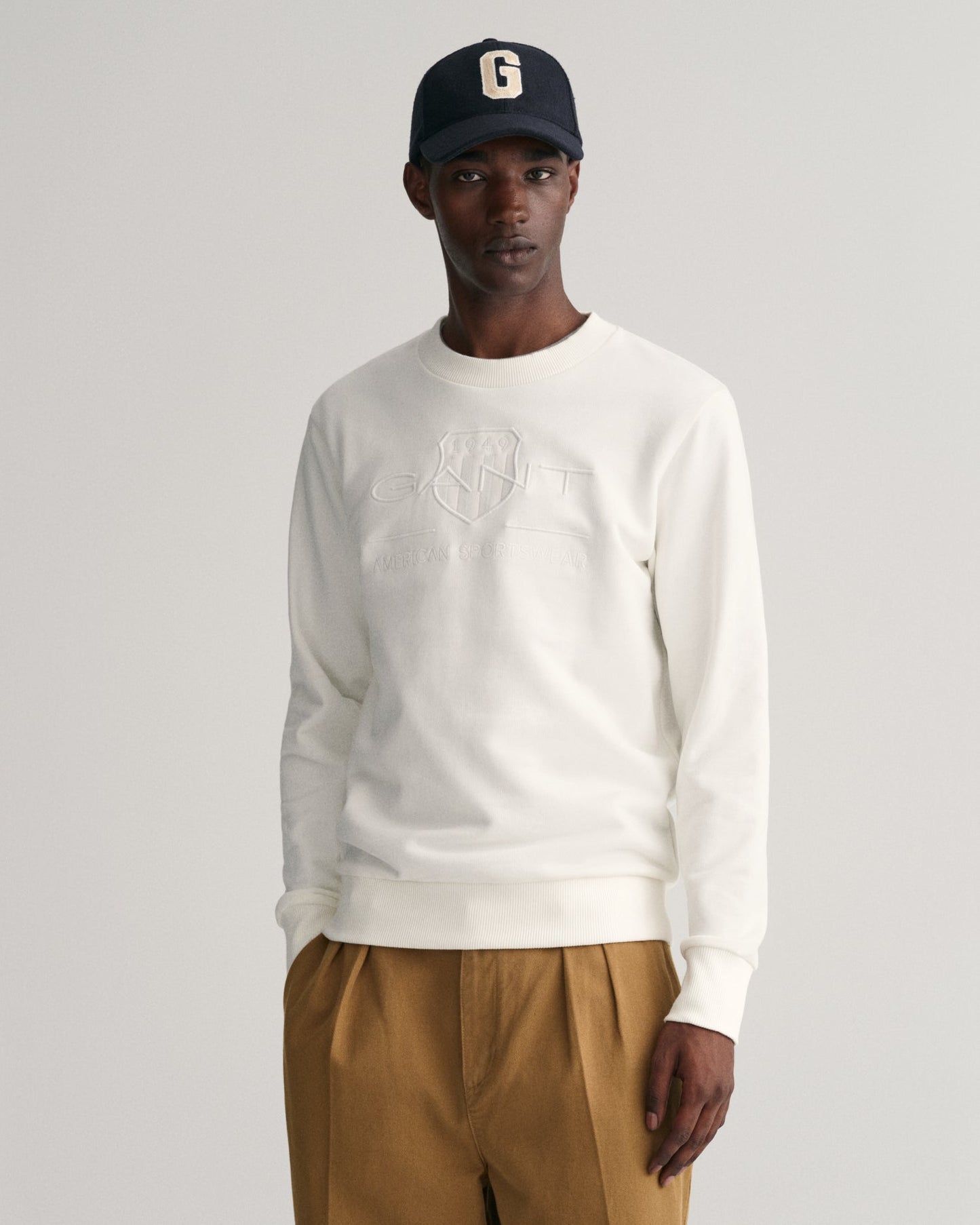 Men's Tonal Shield Crew Neck Sweatshirt - EGGSHELL