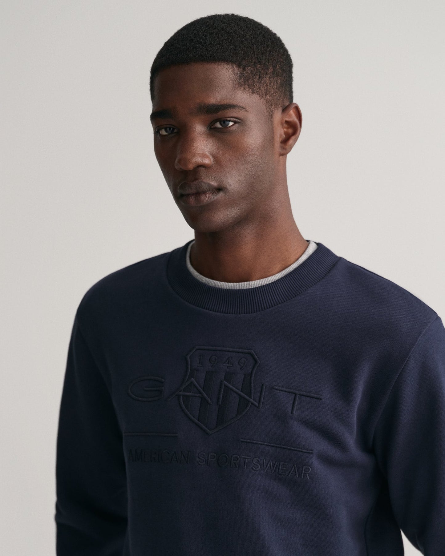 Men's Tonal Shield Crew Neck Sweatshirt - EVENING BLUE