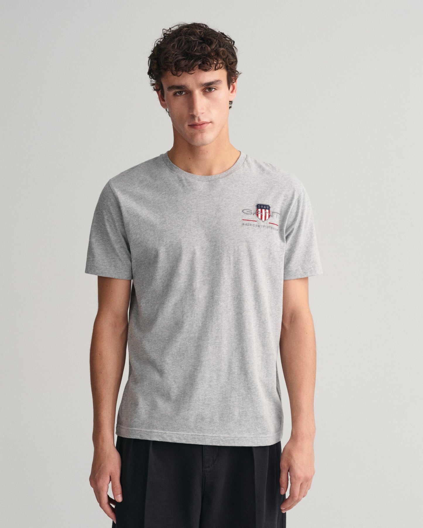 Men's Embroidered Archive Shield T-Shirt - GREY MELANGE