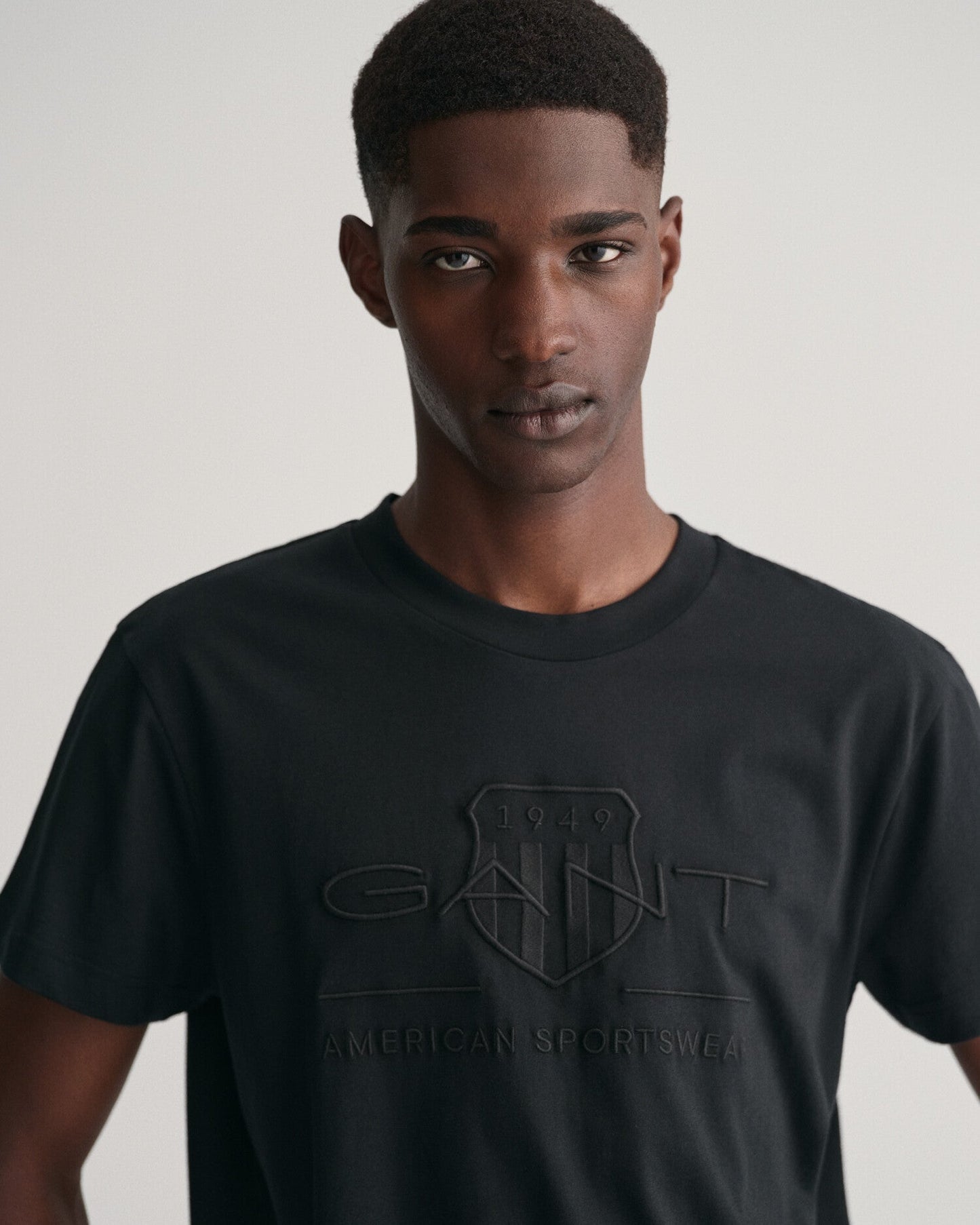 Men's Tonal Shield T-Shirt - BLACK