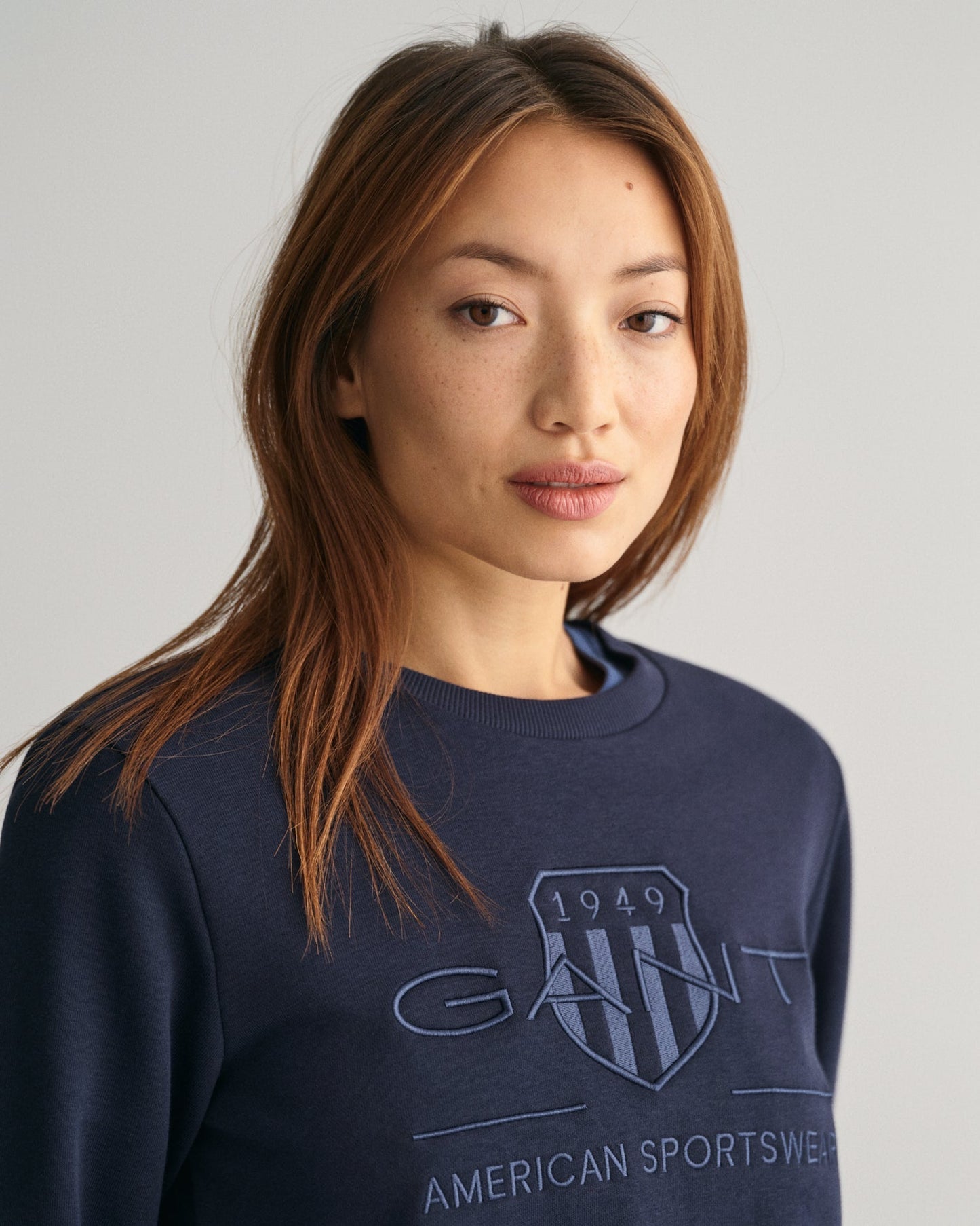 Women's Tonal Shield Crew Neck Sweatshirt - EVENING BLUE