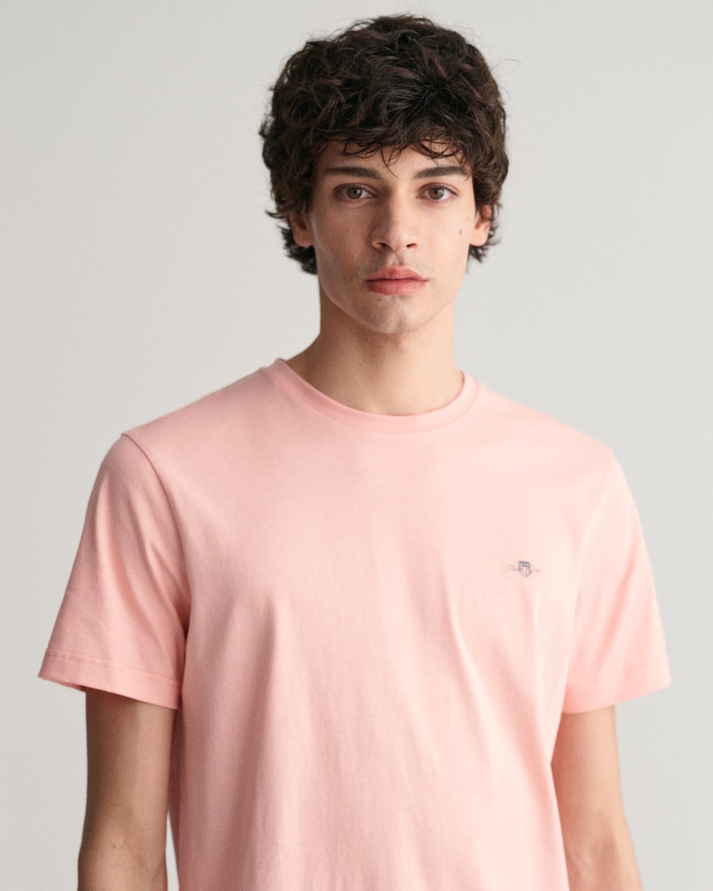 Men's Shield T-Shirt - BUBBELGUM PINK