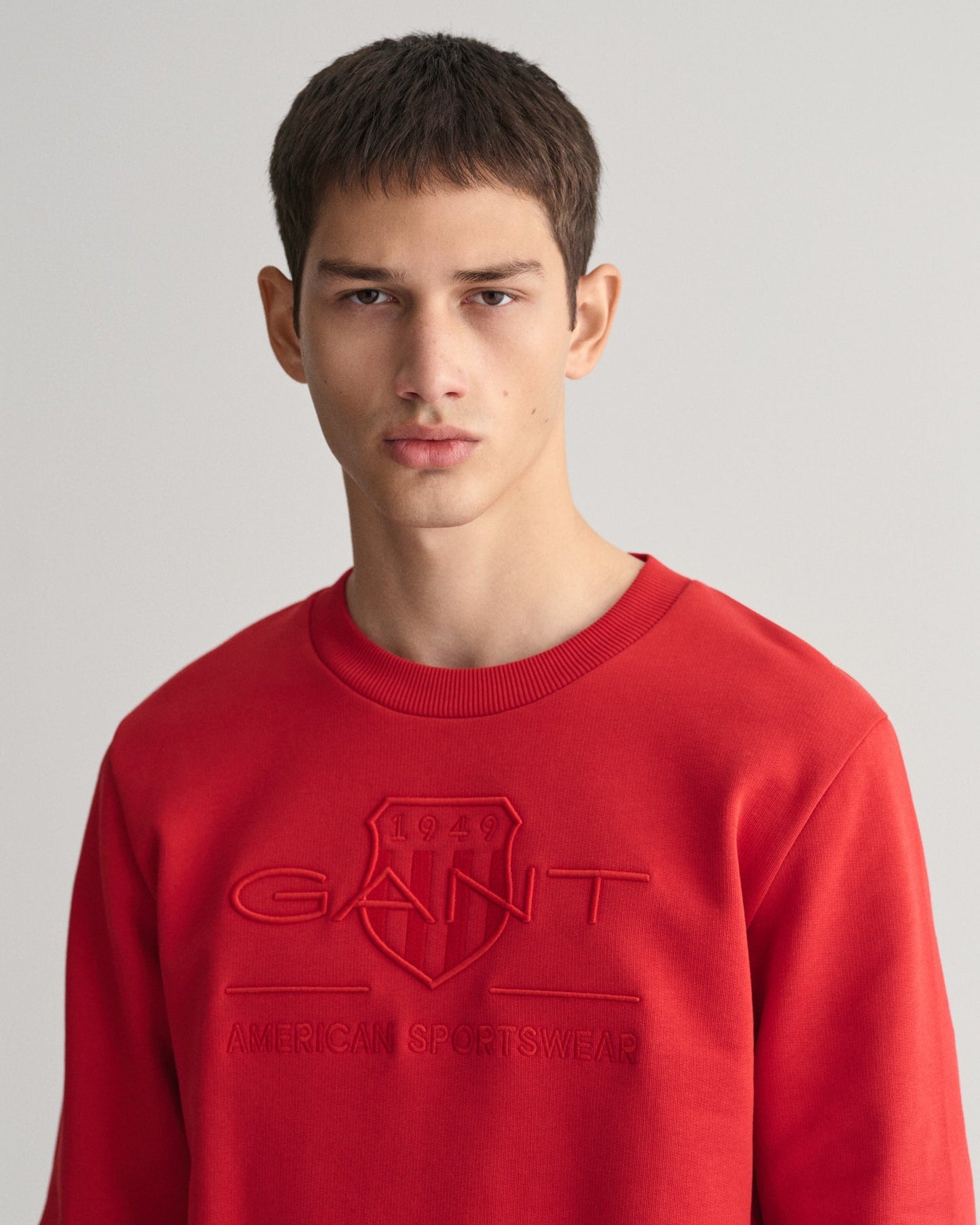 Men's Tonal Shield Crew Neck Sweatshirt - RUBY RED