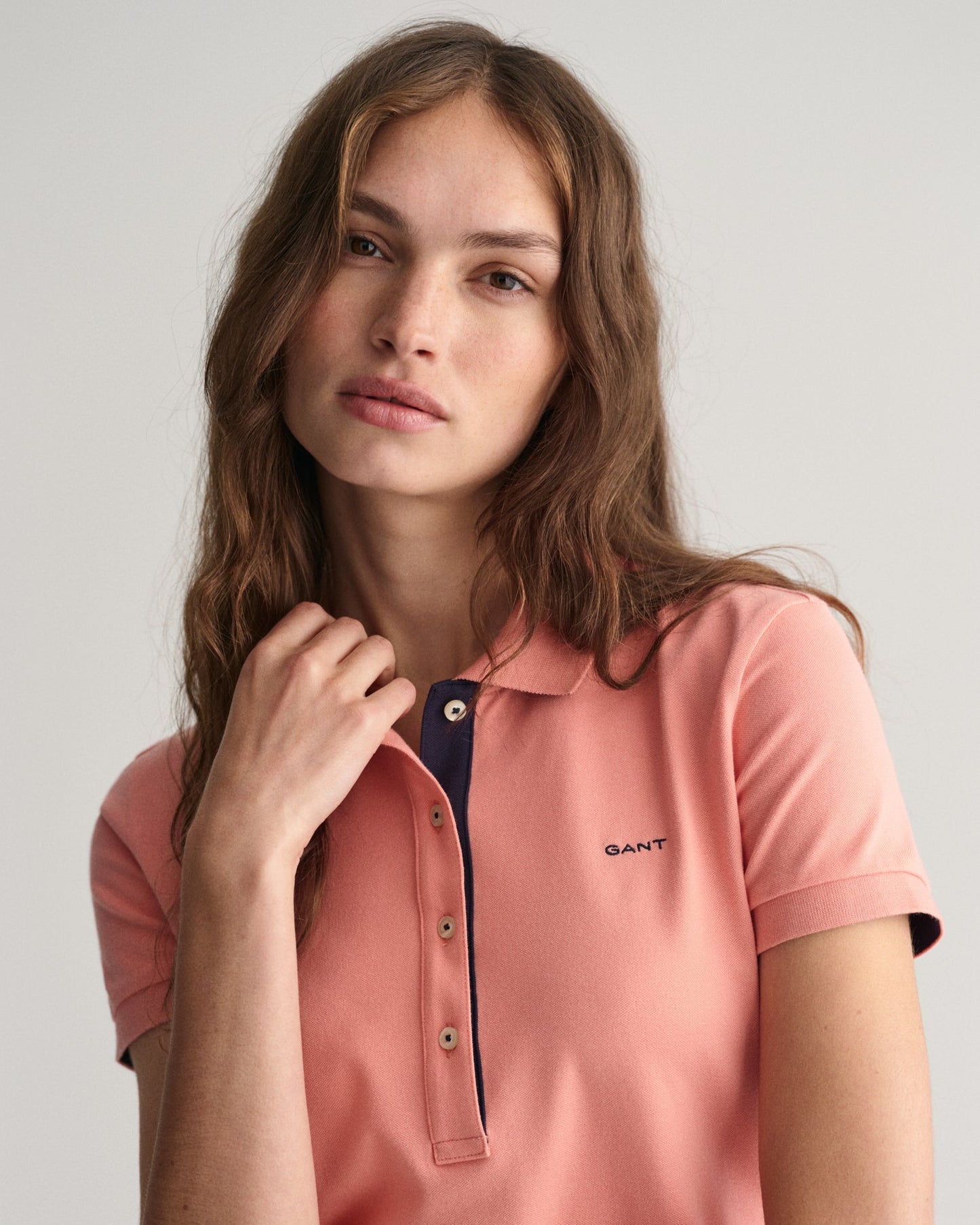 Women's Contrast Collared Piqué Polo Shirt - PEACHY PINK