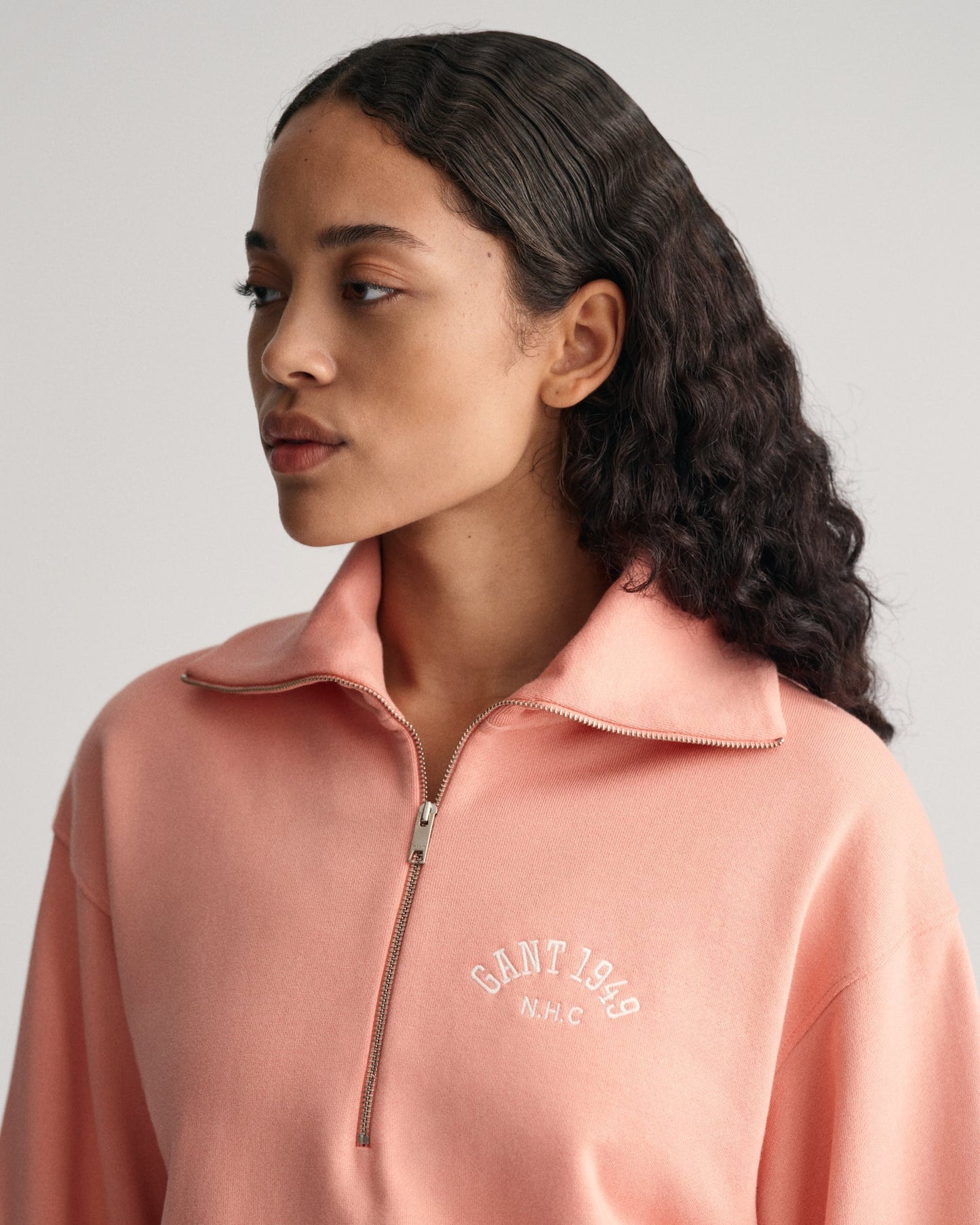 Women's Arch Graphic Half Zip Sweatshirt - PEACHY PINK