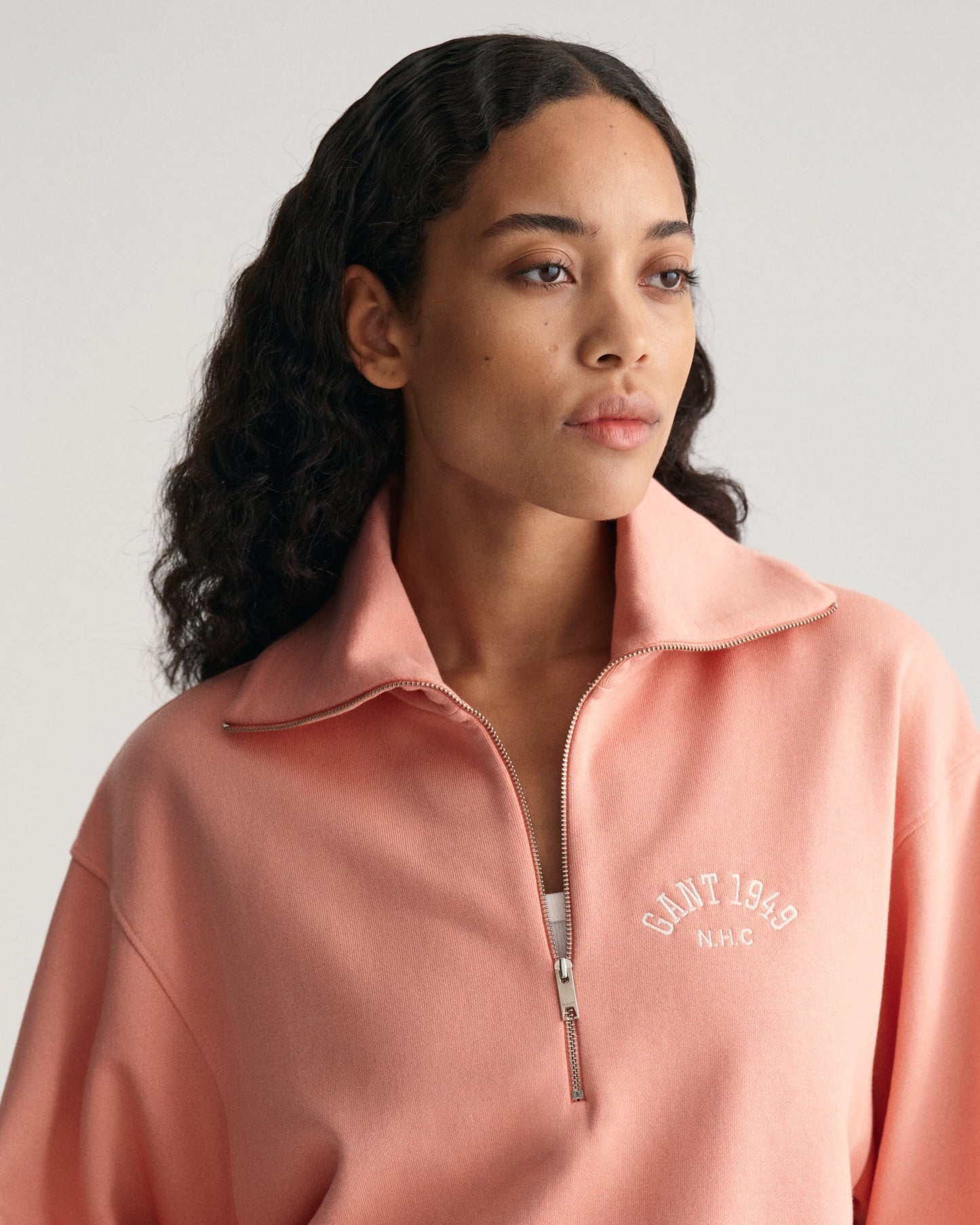 Women's Arch Graphic Half Zip Sweatshirt - PEACHY PINK