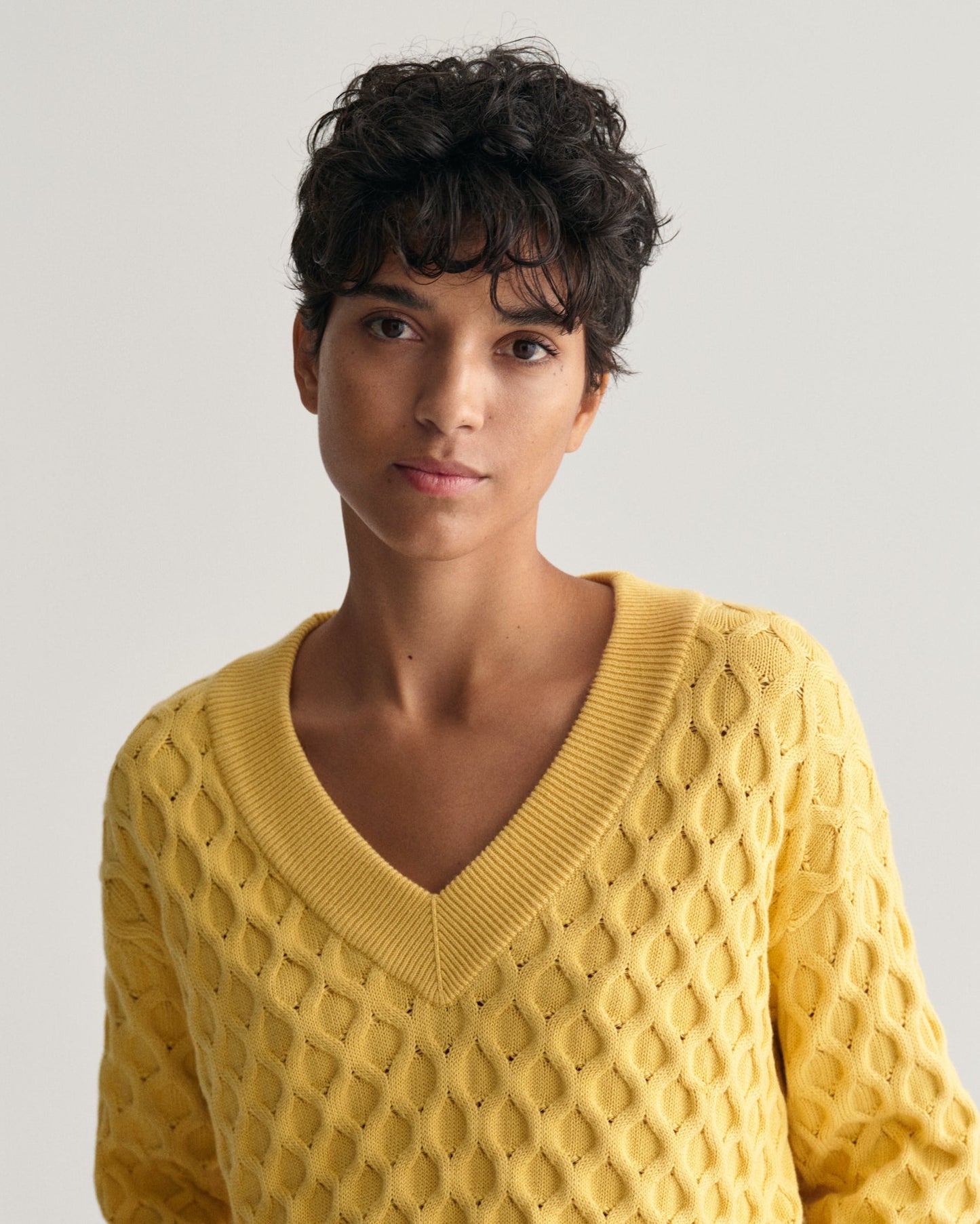 Women's Textured Knit V-Neck Sweater - DUSTY YELLOW