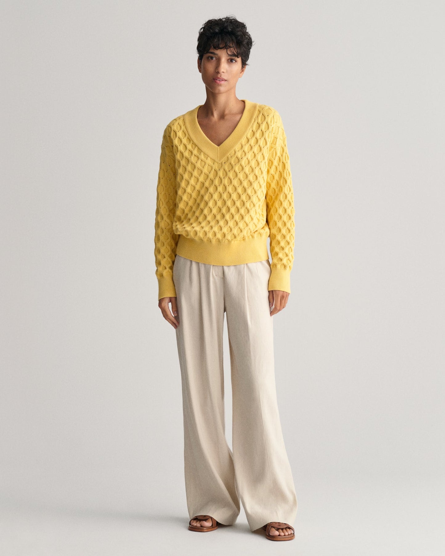 Women's Textured Knit V-Neck Sweater - DUSTY YELLOW