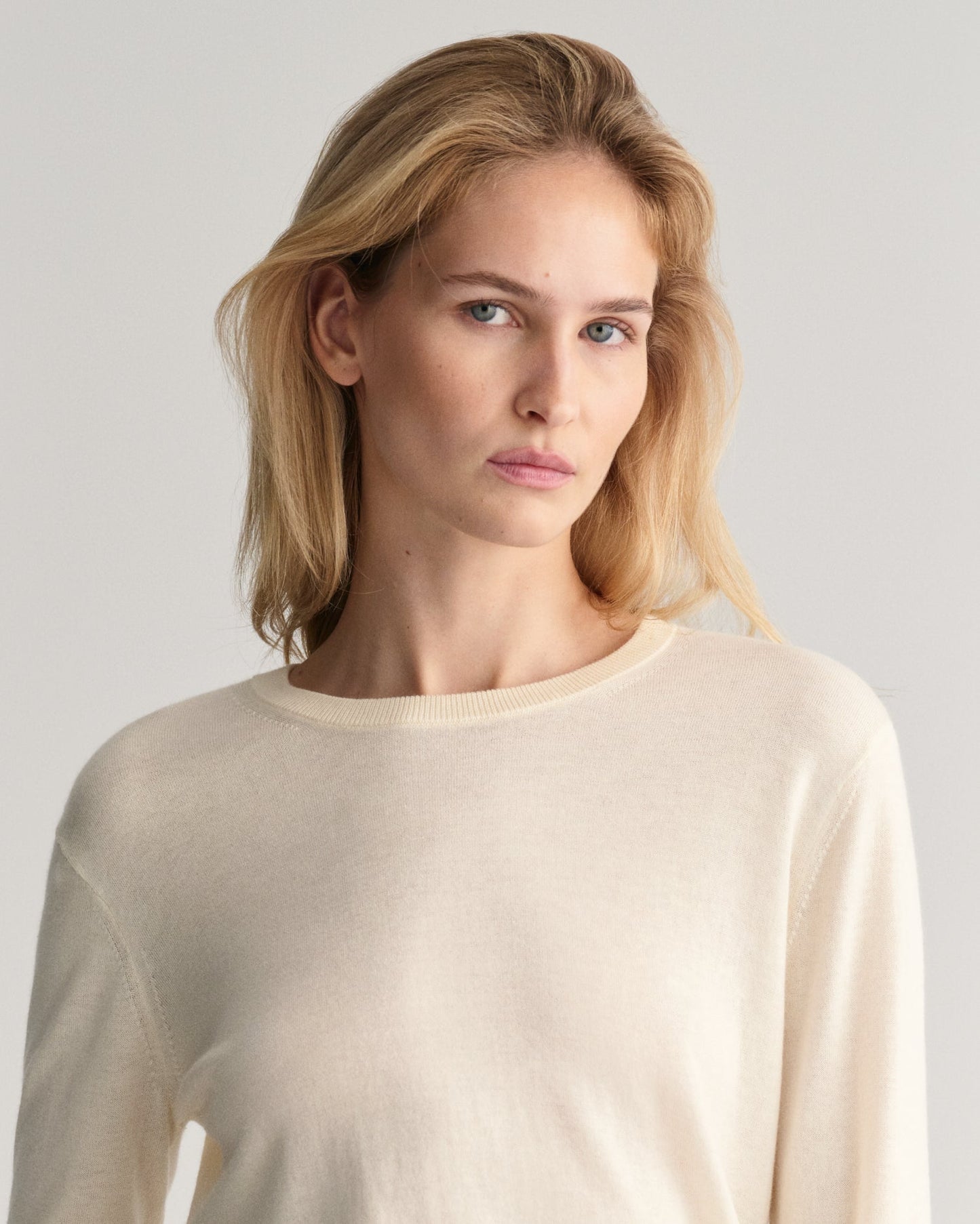 Women's Fine Knit Crew Neck Sweater - CREAM