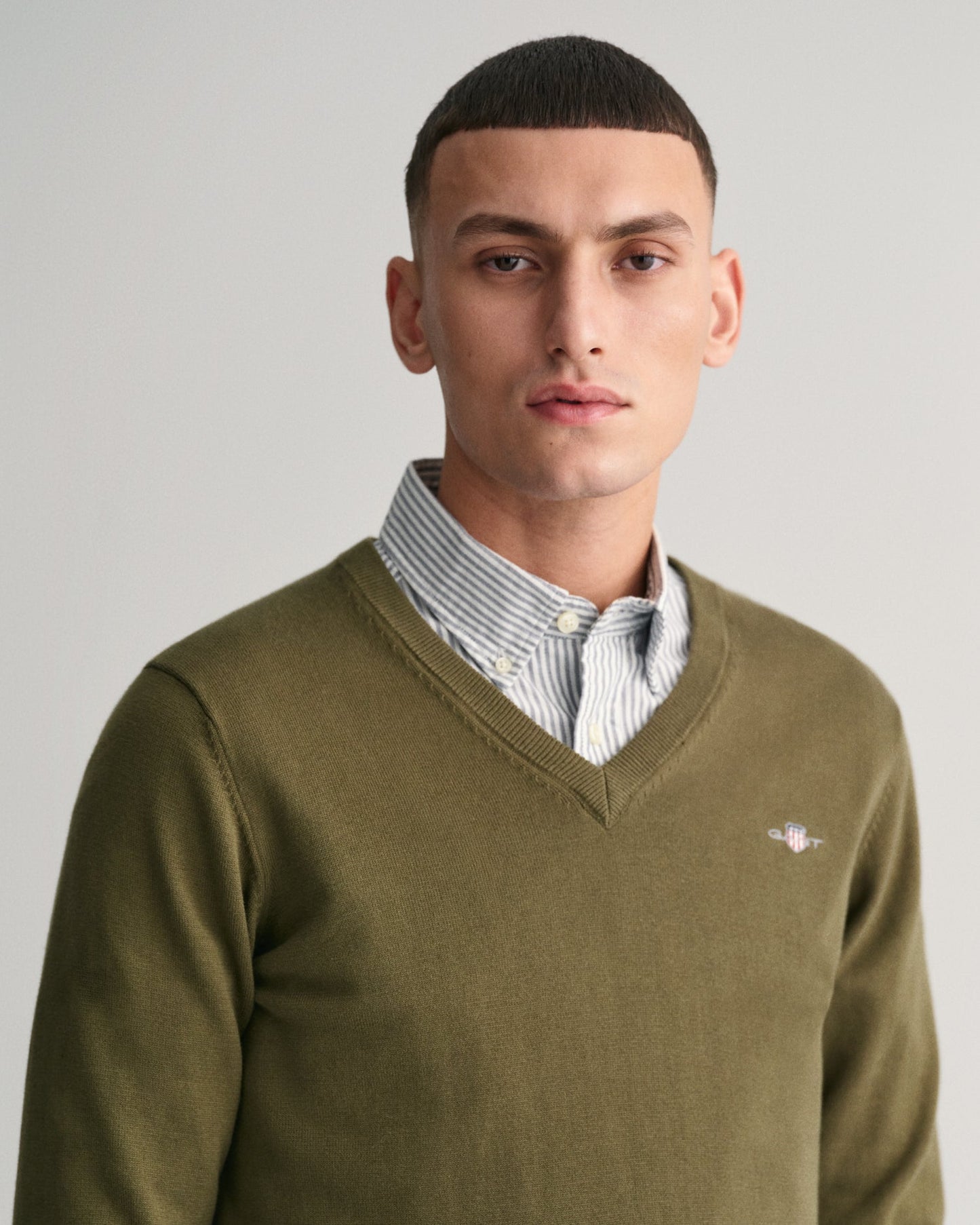 Men's Classic Cotton V-Neck Sweater - JUNIPER GREEN